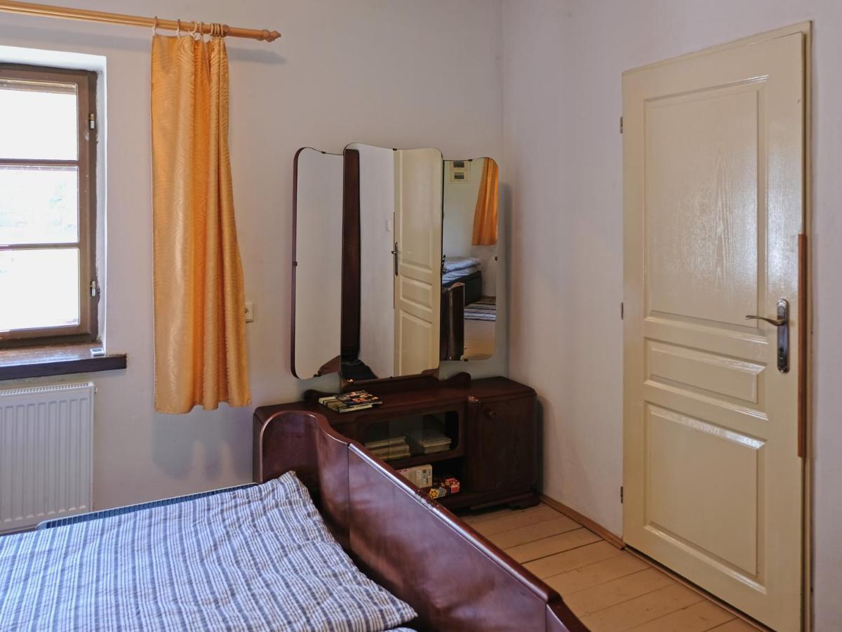 Apartmany V Broumovskem Statku Ngoại thất bức ảnh