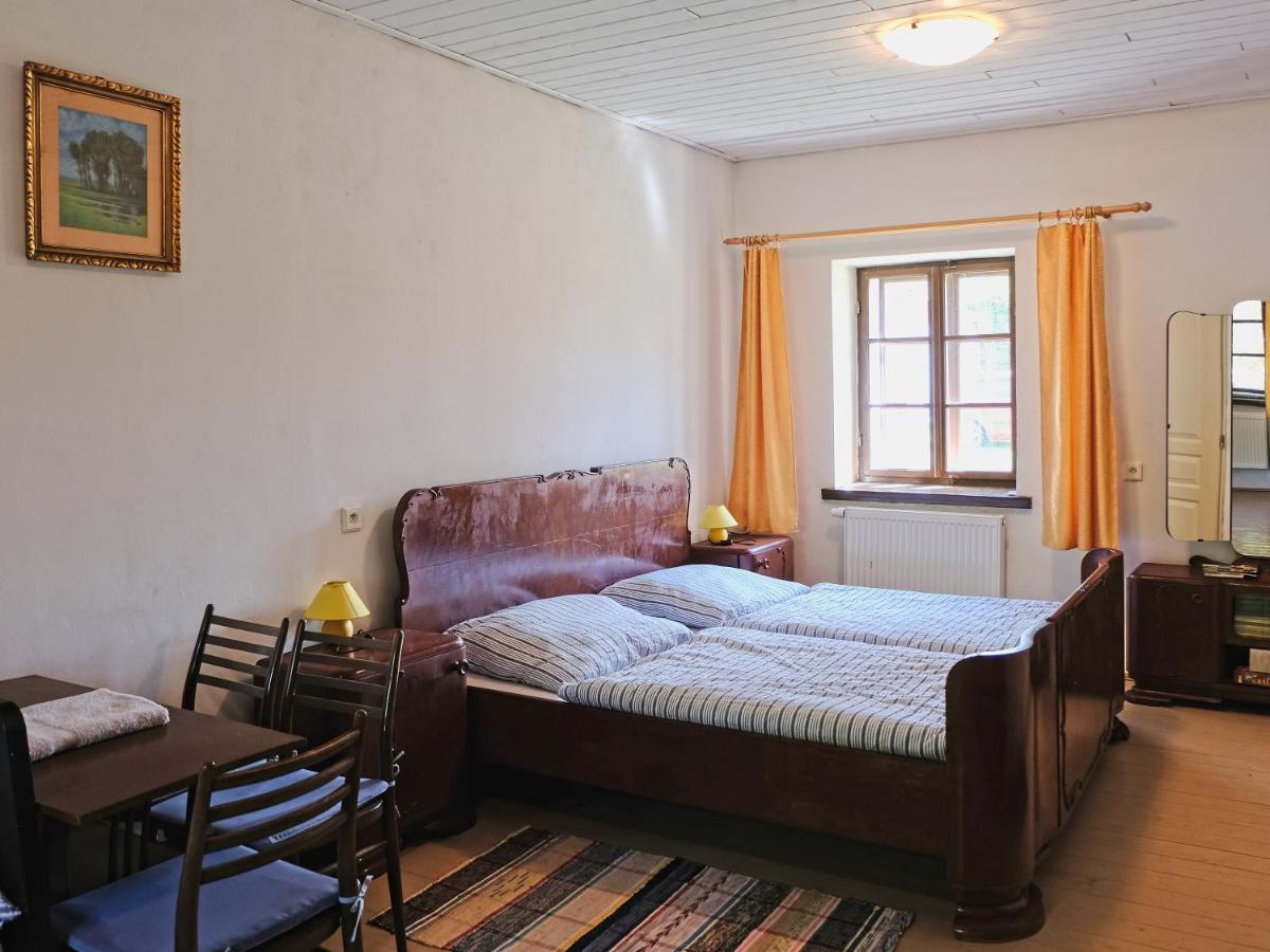 Apartmany V Broumovskem Statku Ngoại thất bức ảnh