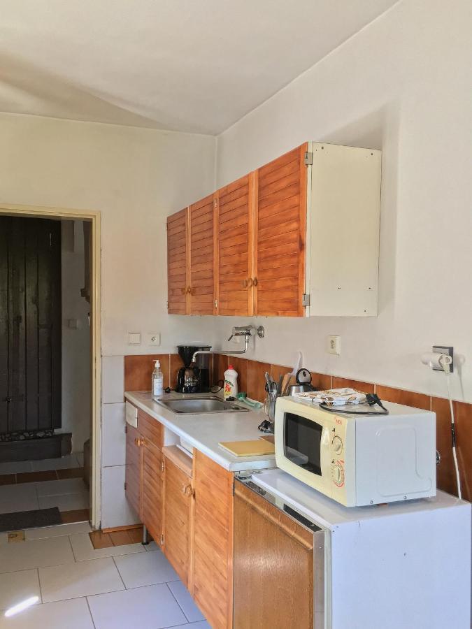 Apartmany V Broumovskem Statku Ngoại thất bức ảnh