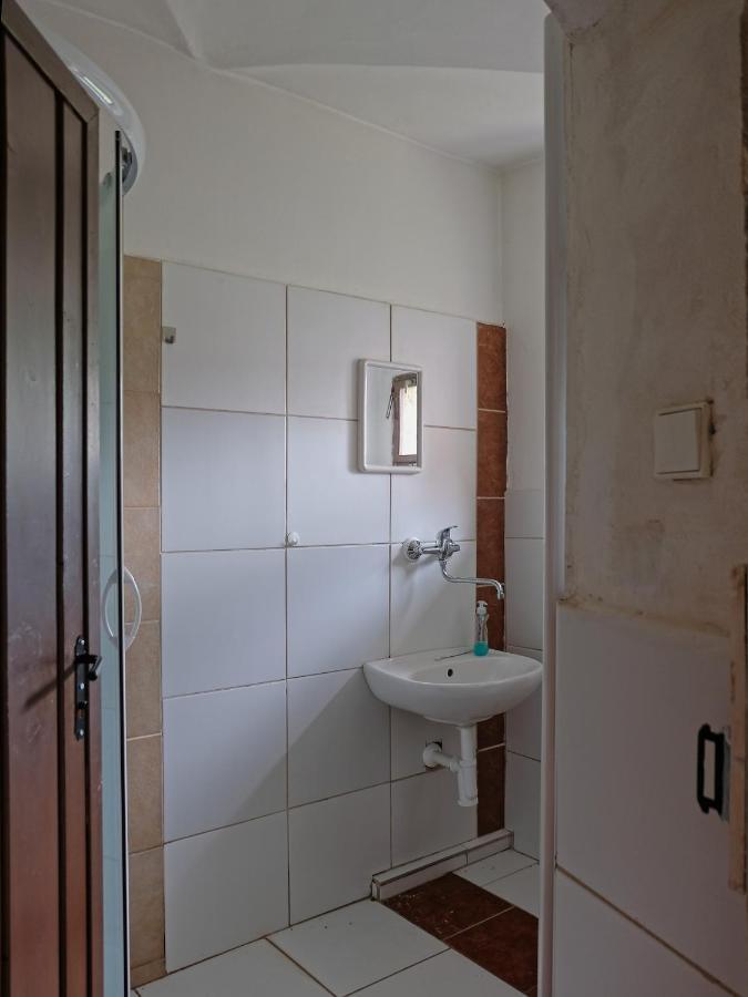 Apartmany V Broumovskem Statku Ngoại thất bức ảnh